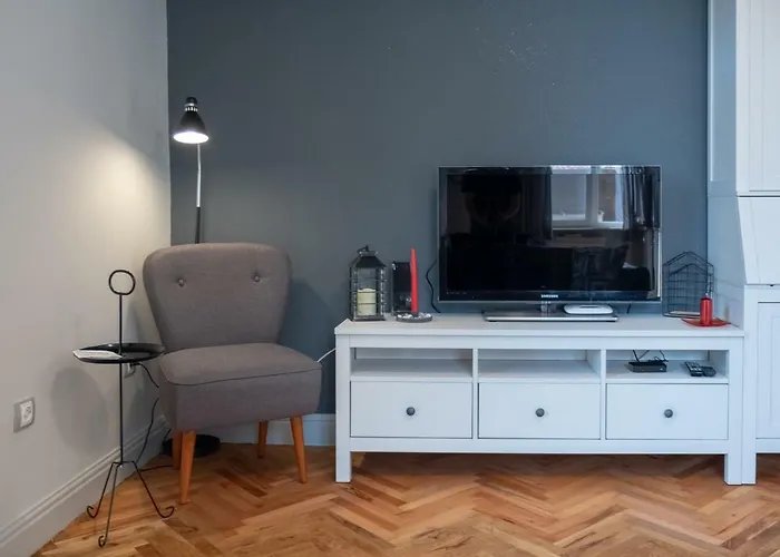 Midnight Blue 布尔加斯