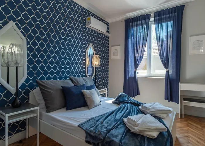 Midnight Blue * 布尔加斯