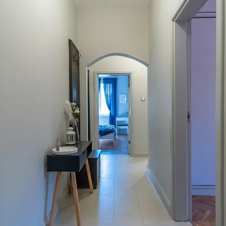 Midnight Blue Апартамент *